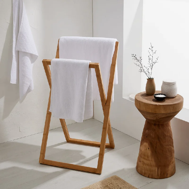 - Pet tear stain cleaning wipesMyHouse Bamboo Folding Towel Rail